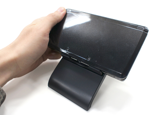 Illustration for article titled Kid Icarus: Uprising Will Be Bundled with a Stupid Stand!